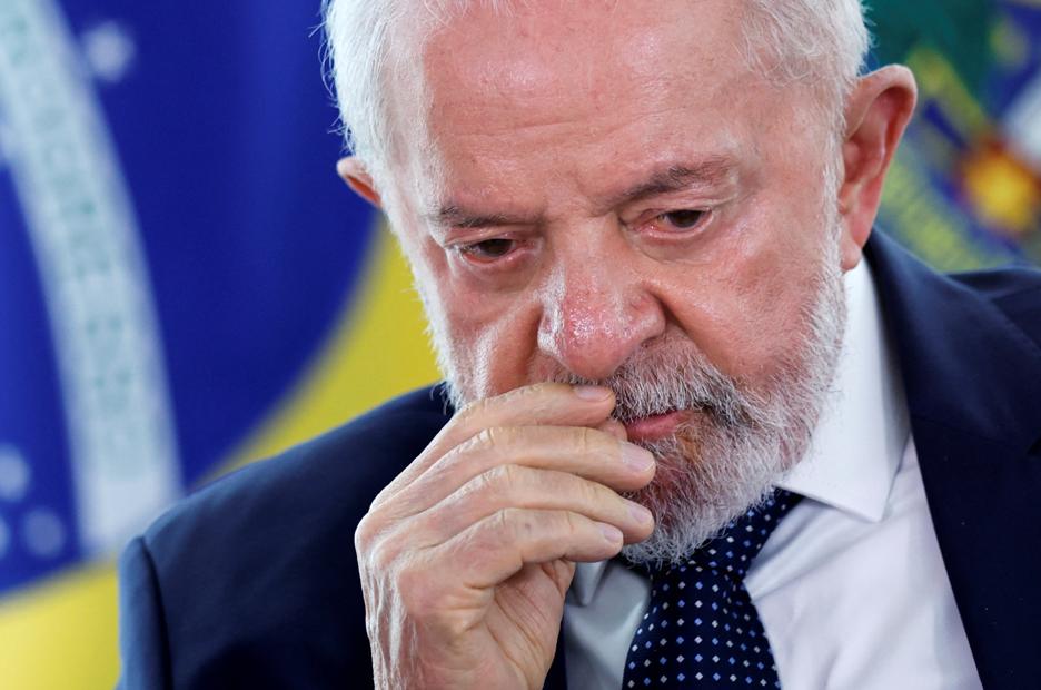 presidente Lula preocupado pela reprovação