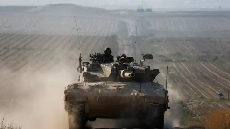 Tanque israelense perto da fronteira do país com a Faixa de Gaza