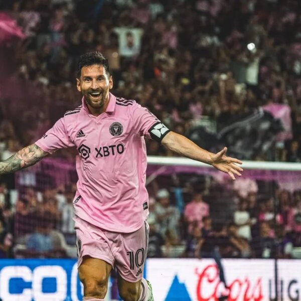 Messi em campo com a camisa do Inter Miami