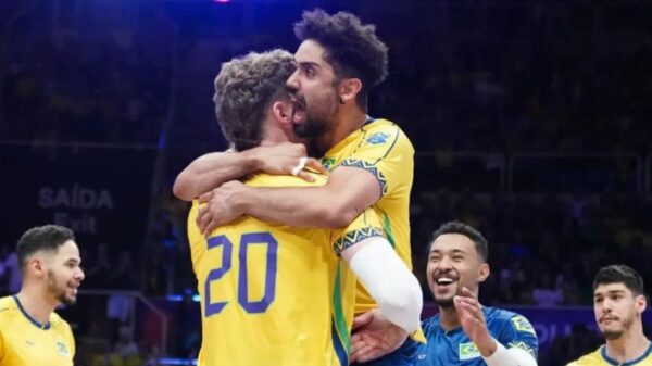 jogadores da Seleção comemoram ponto contra a Eslovênia