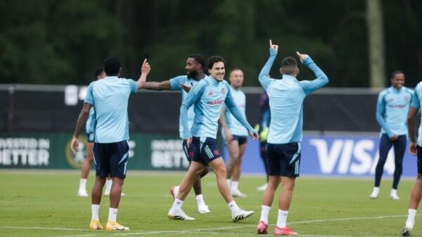 Jogadores do Flamengo treinando