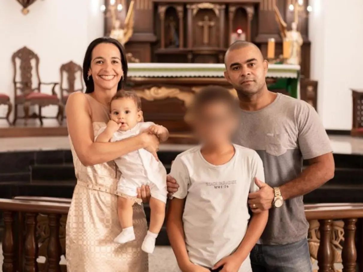 Garoto mata pais e irmão