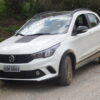 Carro da Fiat branco na estrada