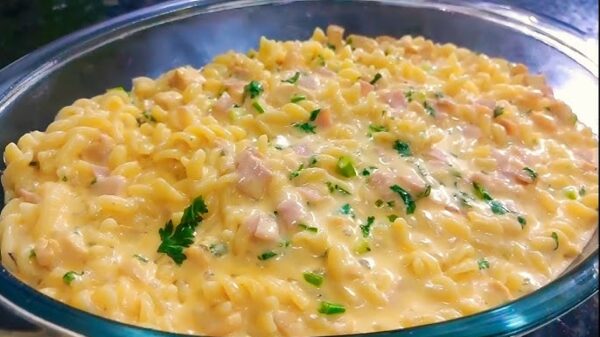 Macarrão na panelad e pressão