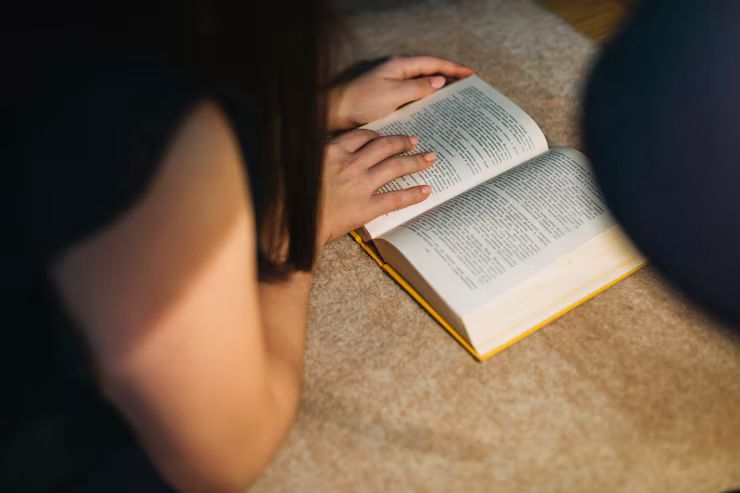 Momento lendo a palavra de Deus