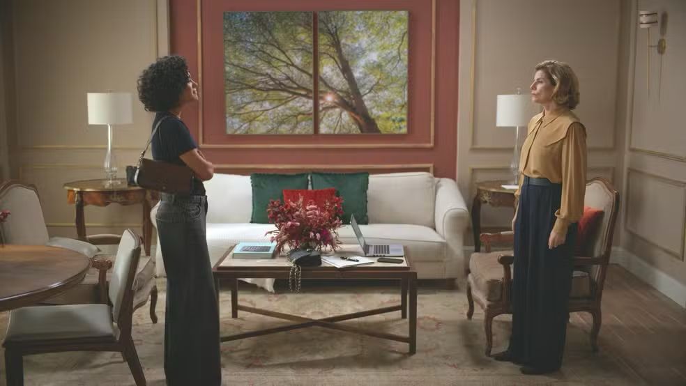 Maria de Fátima descobre segredo de Odete sobre Leonardo em Vale Tudo