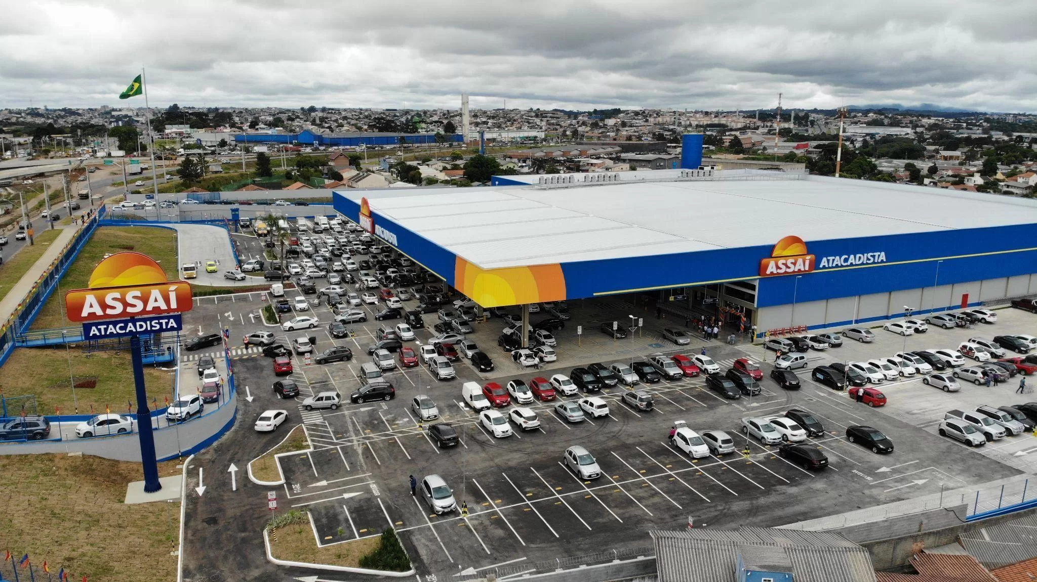 Fachada de supermercado Assai