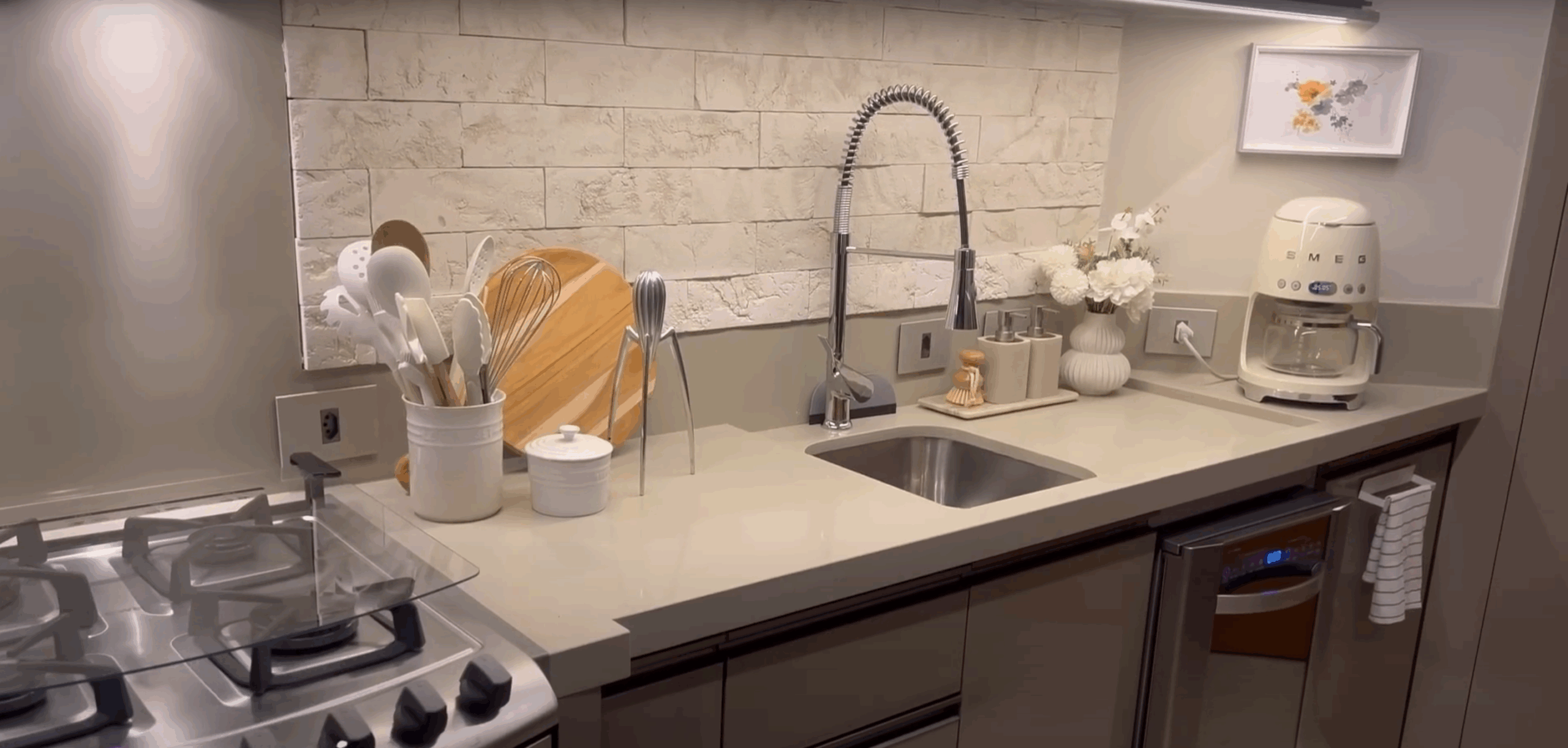 Cozinha limpoa sem baratas