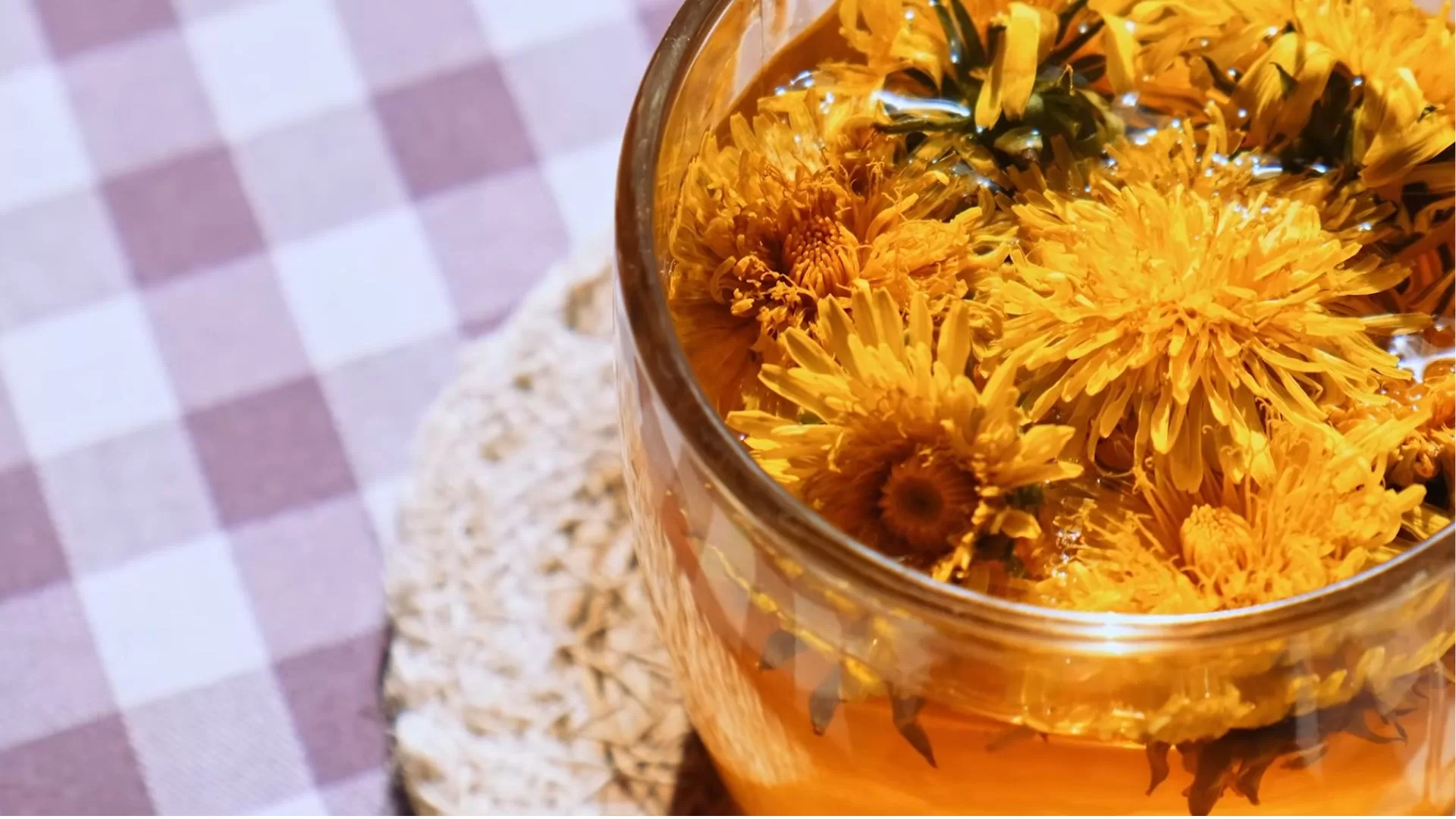 A erva que limpa o fígado e reduz o inchaço de forma natural